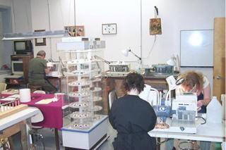 Lapidary classroom equipment photo from the official Mid-Tennessee Gem & Mineral Society schools page.