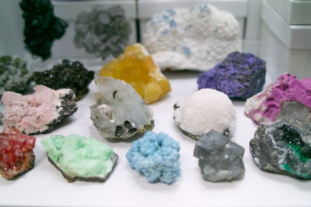 Polished stones and cabochon material featured on the official Tomoka Gem and Mineral Society home page.